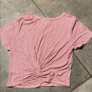 Crop white and red stripe shirt